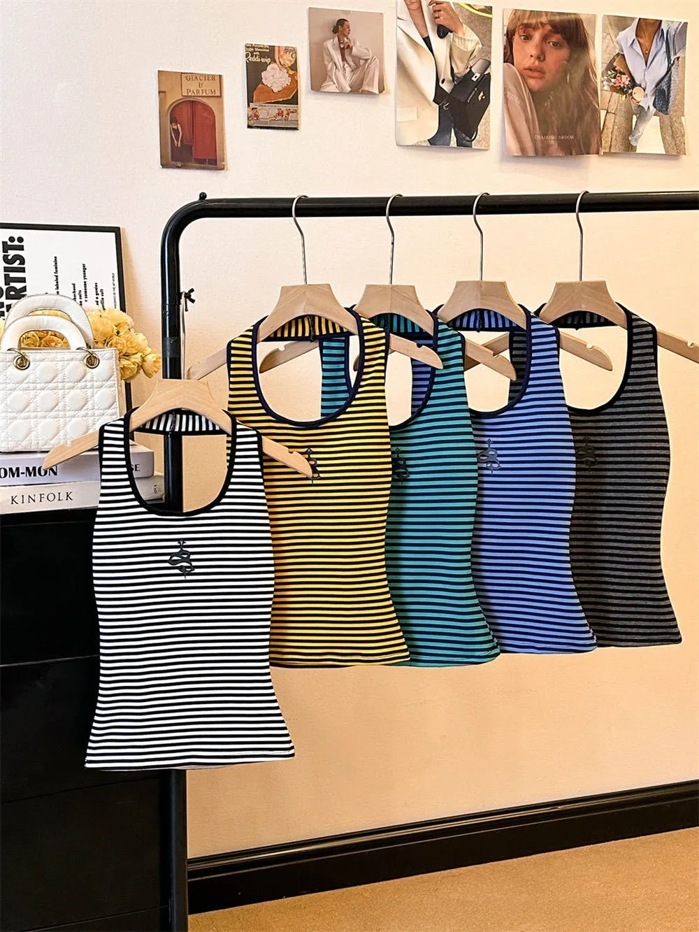 Stripe Sleeveless Women’s Vest in Black & White with Padded Craft, Simple Style, Artificial Cotton Fabric