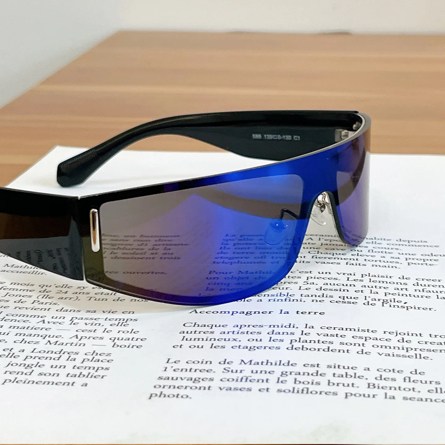Unisex Frameless Sport Sunglasses with Resin Lenses in Silver for Outdoor Use