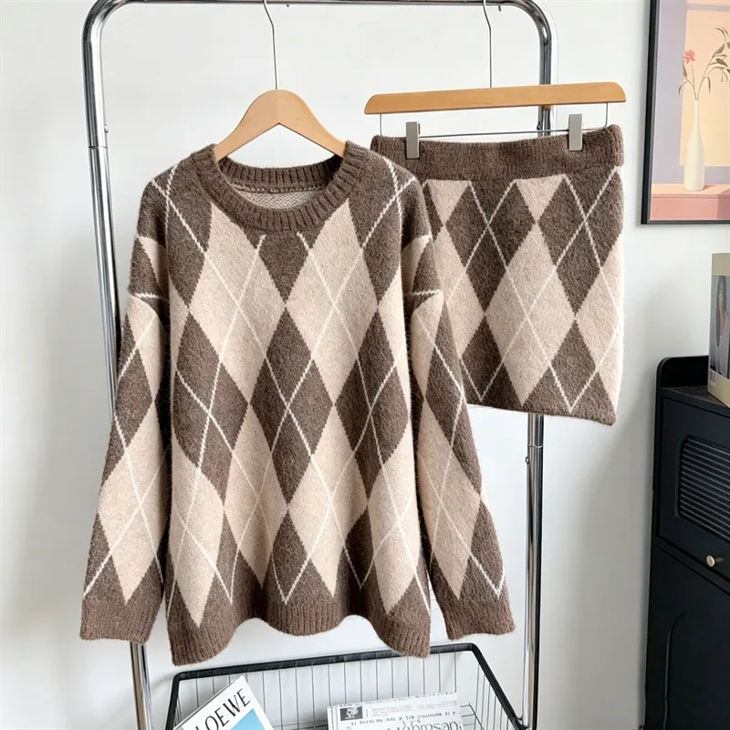 Color Block Long Sleeve Sweater in Knitted Fabric with Loose Fit for Commute
