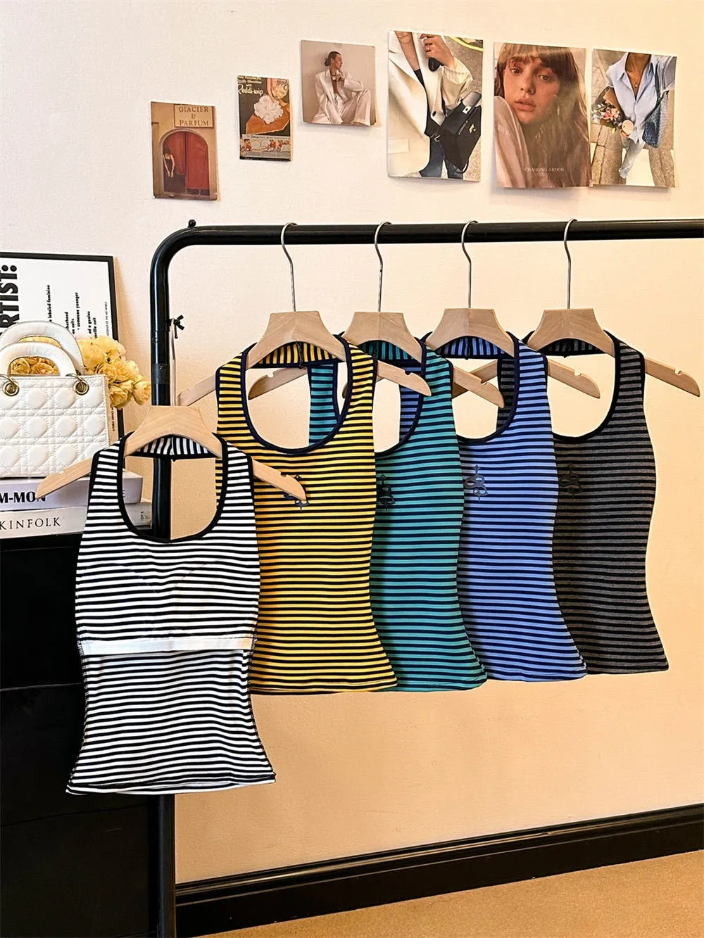 Stripe Sleeveless Women’s Vest in Black & White with Padded Craft, Simple Style, Artificial Cotton Fabric
